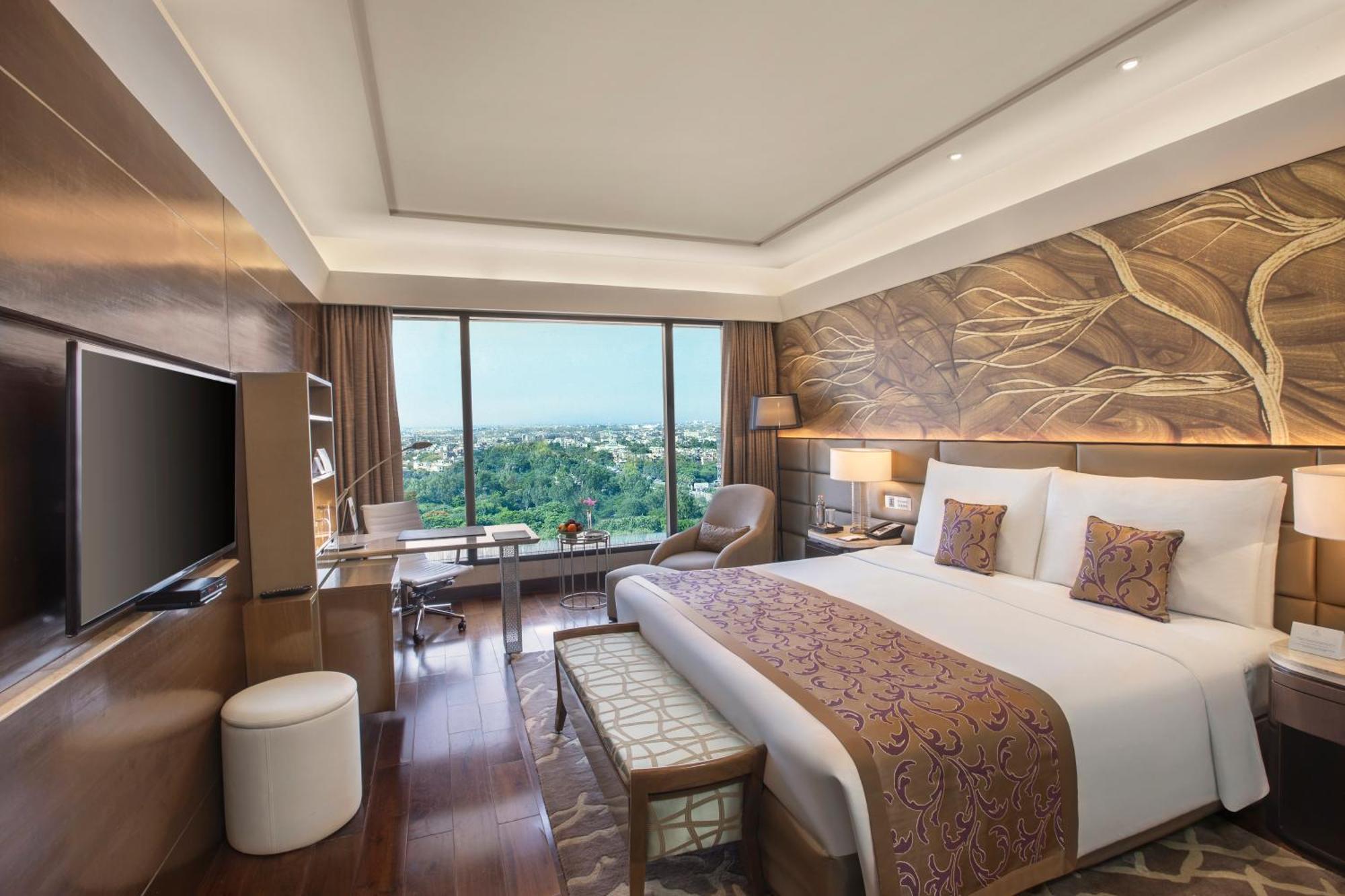 The Leela Ambience Convention Hotel Delhi Nueva Delhi Exterior foto