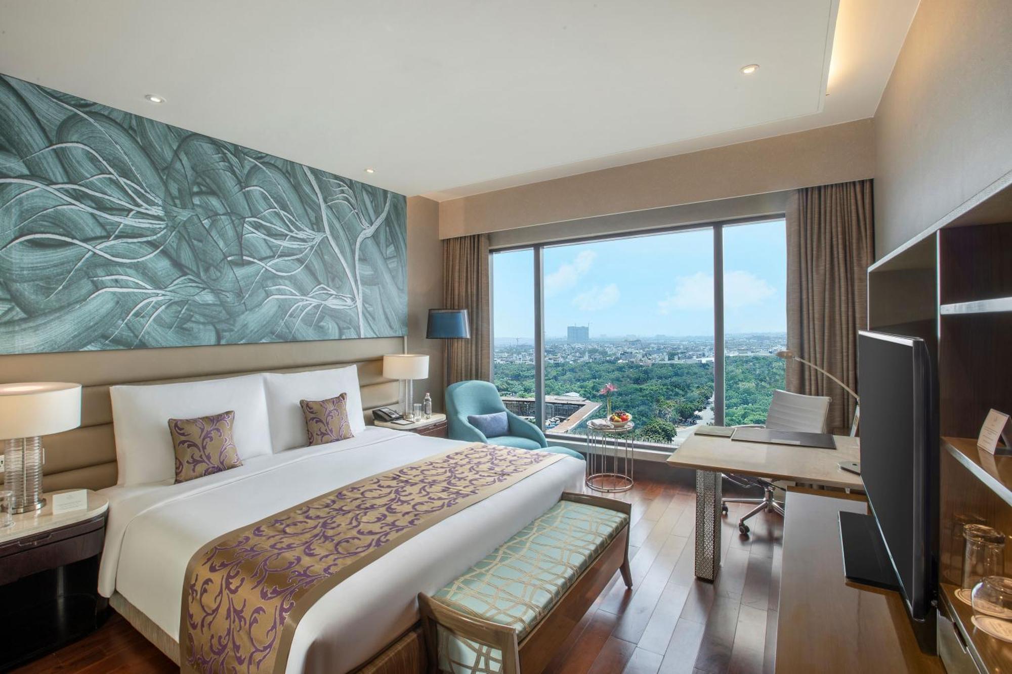 The Leela Ambience Convention Hotel Delhi Nueva Delhi Exterior foto Deluxe Room