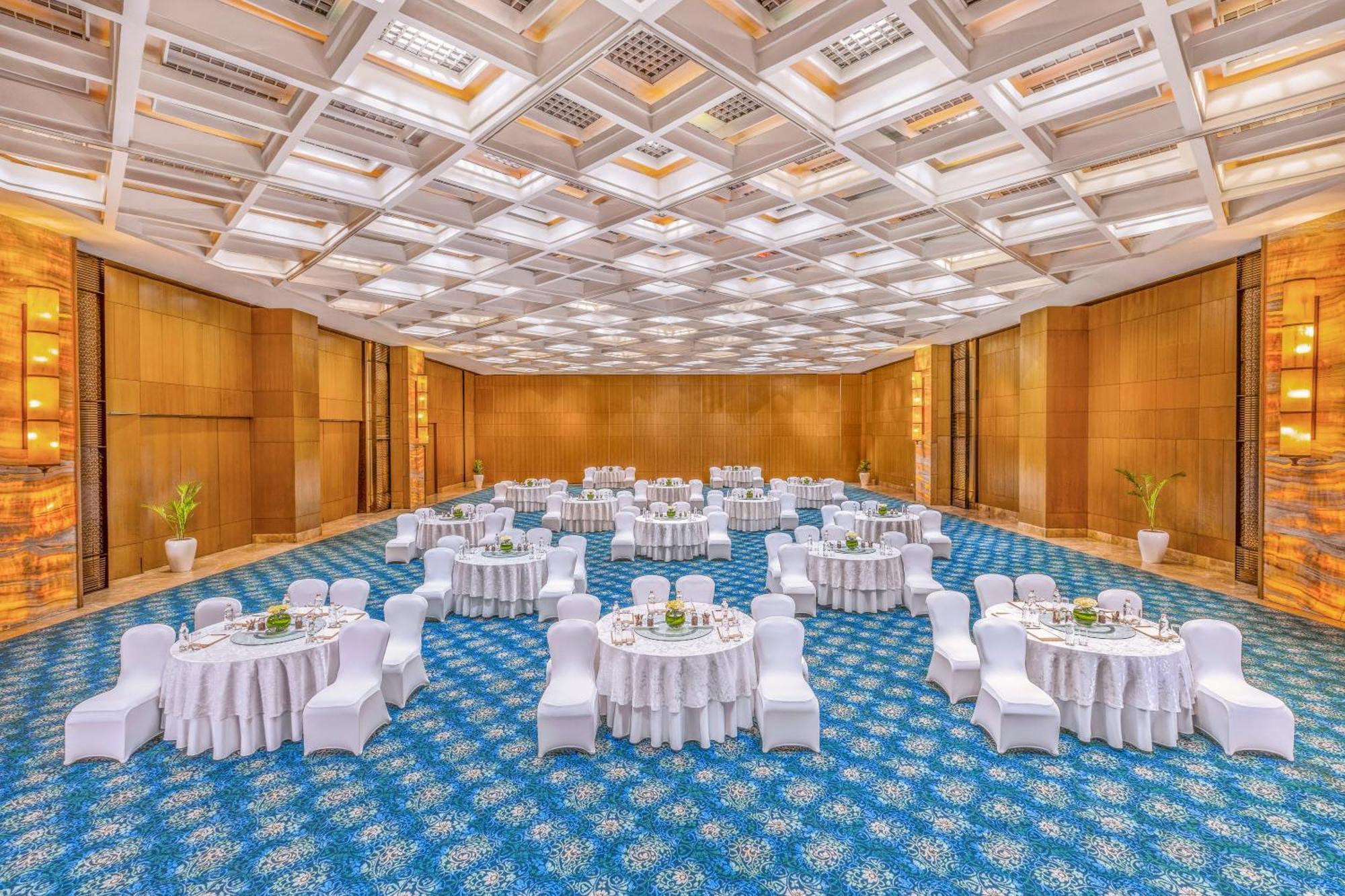 The Leela Ambience Convention Hotel Delhi Nueva Delhi Exterior foto The Grand Ballroom