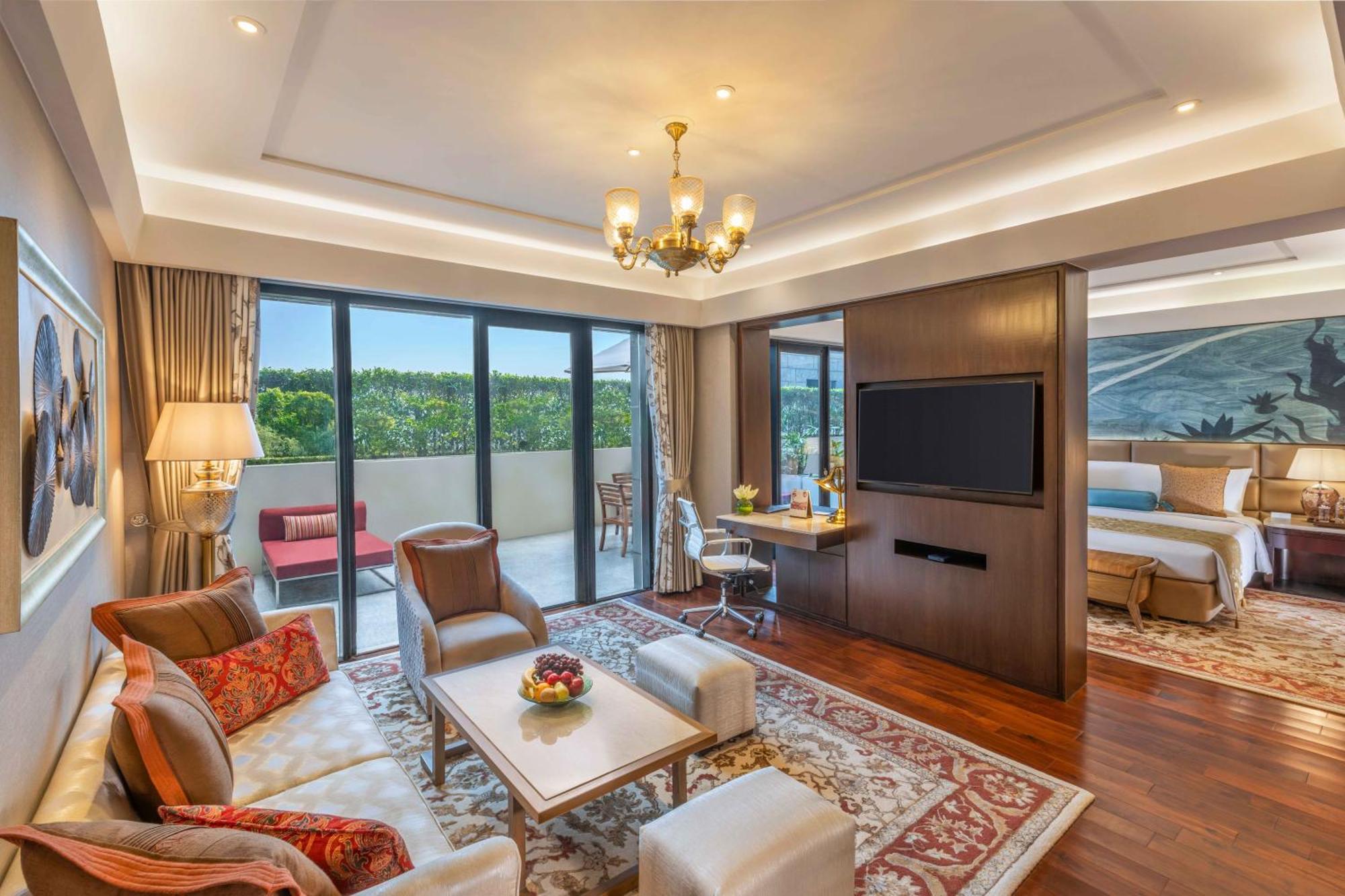 The Leela Ambience Convention Hotel Delhi Nueva Delhi Exterior foto Suite at The Oberoi, Mumbai