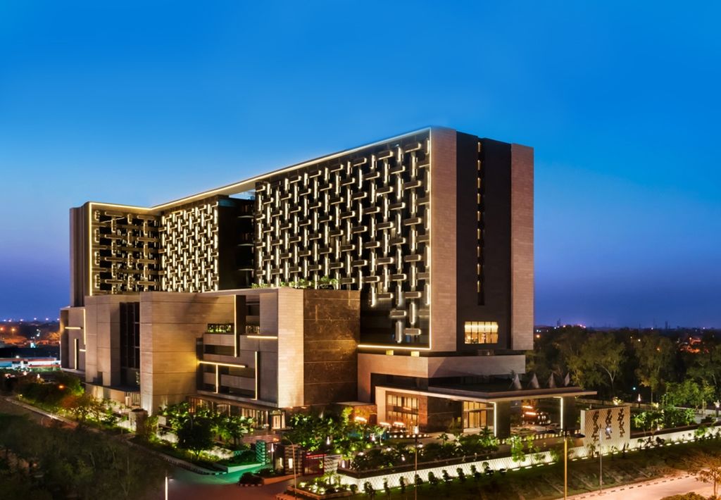 The Leela Ambience Convention Hotel Delhi Nueva Delhi Exterior foto The St. Regis Mumbai
